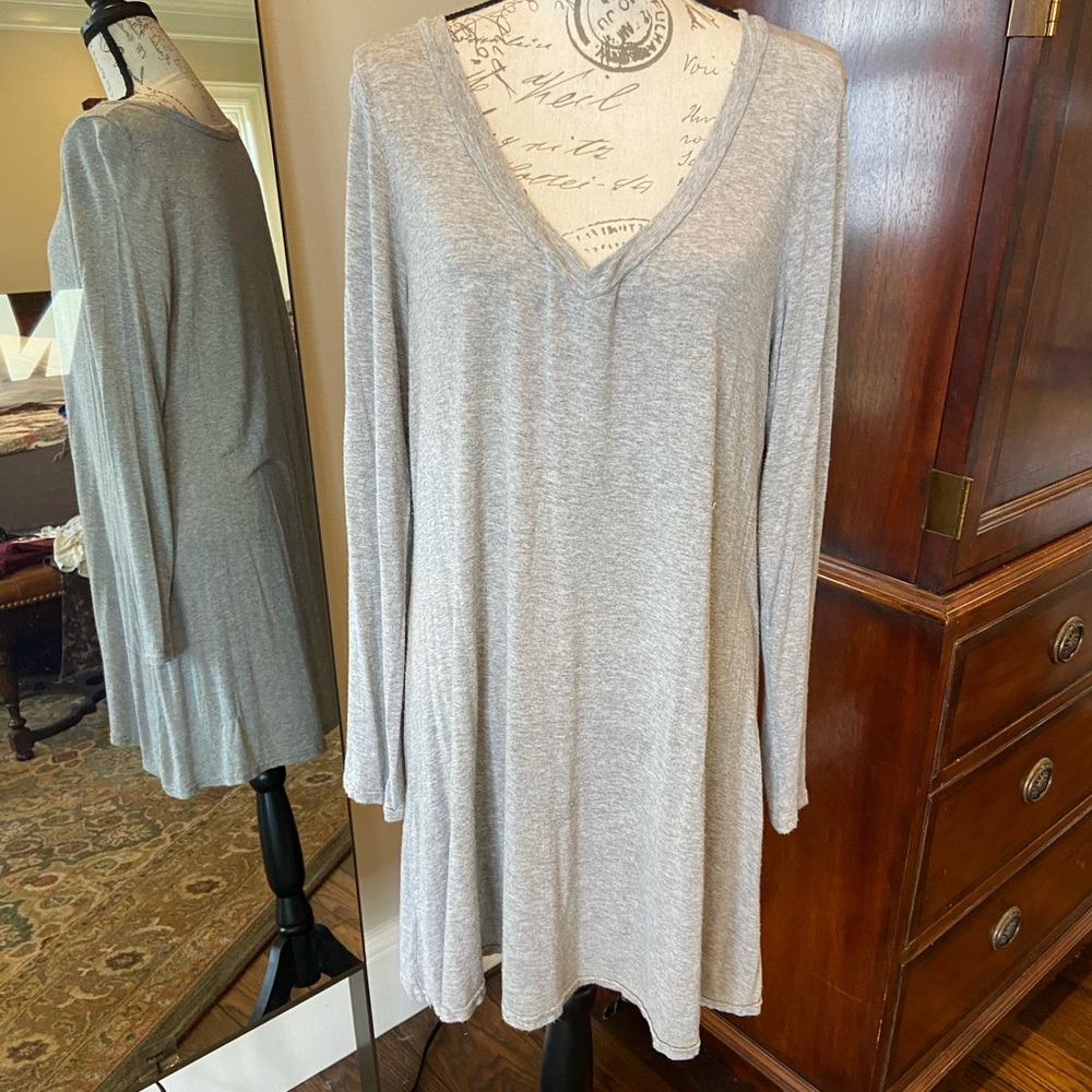 Gray V-neck Knit Dress size large